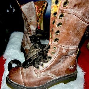 Dr. Martens Womens Triumph 1914 Brown Floral Fold Down Boots Size US 9